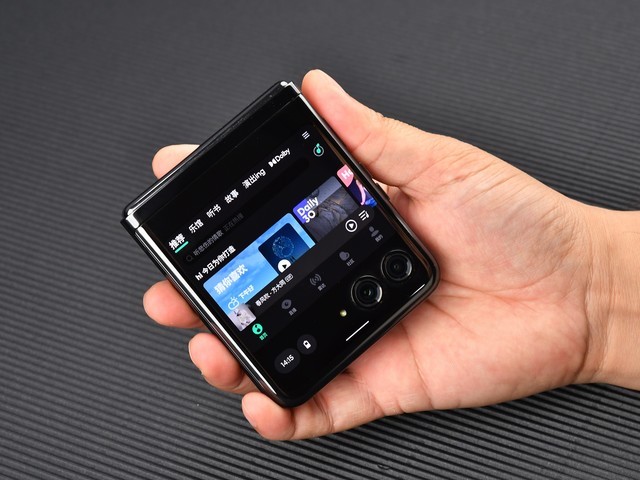 618开门红！moto razr 40系列重塑折叠屏市场新标杆