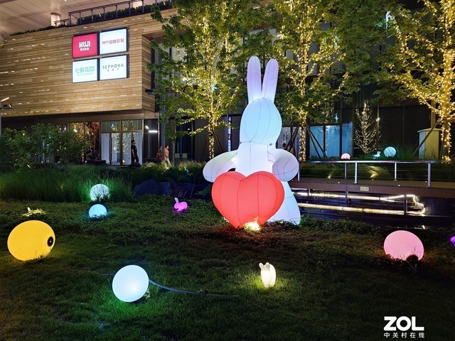 【尖角体验】黑科技打破画幅决定论？索尼Xperia 1 V对比小米13 Ultra实测