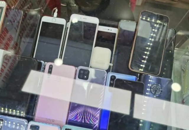 安卓厂家疯狂堆料！为啥该买iPhone的仍是无视它们