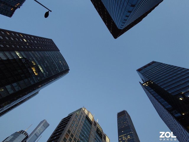 首发“黑科技”影像传感器 电影感影像旗舰索尼Xperia 1 V评测