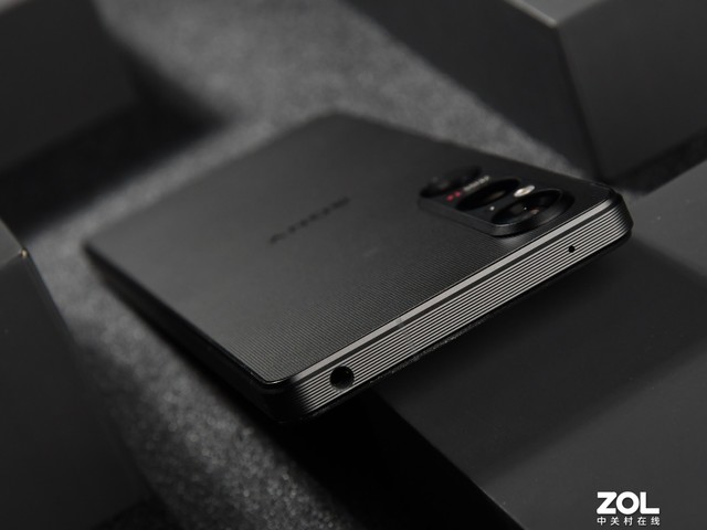 首发“黑科技”影像传感器 电影感影像旗舰索尼Xperia 1 V评测
