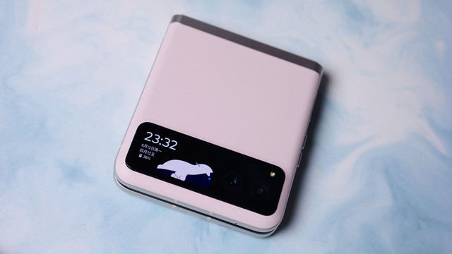 moto razr 40评测:3999元!开启折叠屏的普及元年,绝对超出你的想象-多多发布网(图3) moto razr 40评测:3999元!开启折叠屏的普及元年,绝对超出你的想象