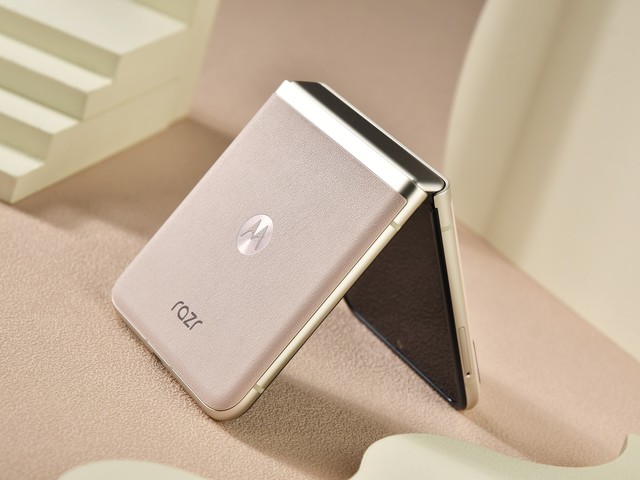 moto razr 40评测:3999元!开启折叠屏的普及元年,绝对超出你的想象-多多发布网(图6) moto razr 40评测:3999元!开启折叠屏的普及元年,绝对超出你的想象