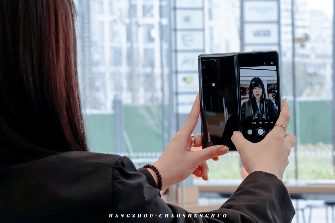 3999元就能买折叠屏手机！moto razr 40太香了-多多发布网(图6)