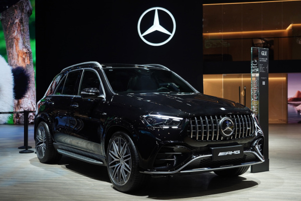 提速全面电动战略，奔驰携27款车型亮相成都车展(图5)