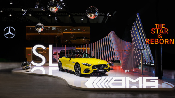 提速全面电动战略，奔驰携27款车型亮相成都车展(图2)