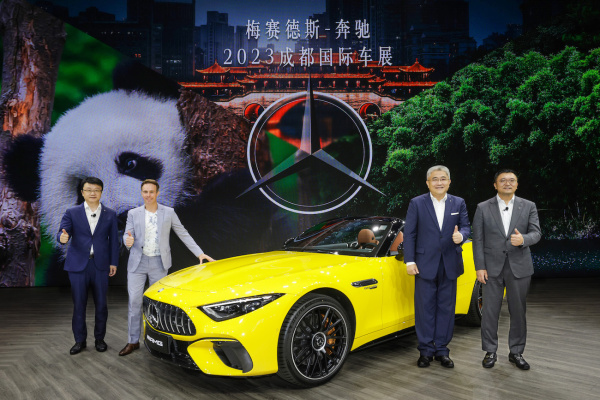 提速全面电动战略，奔驰携27款车型亮相成都车展(图1)
