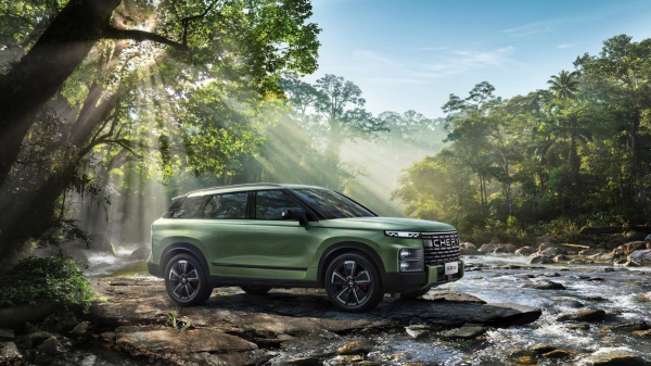 主打年轻个性化 奇瑞探索06上市11.69万起售(图3)